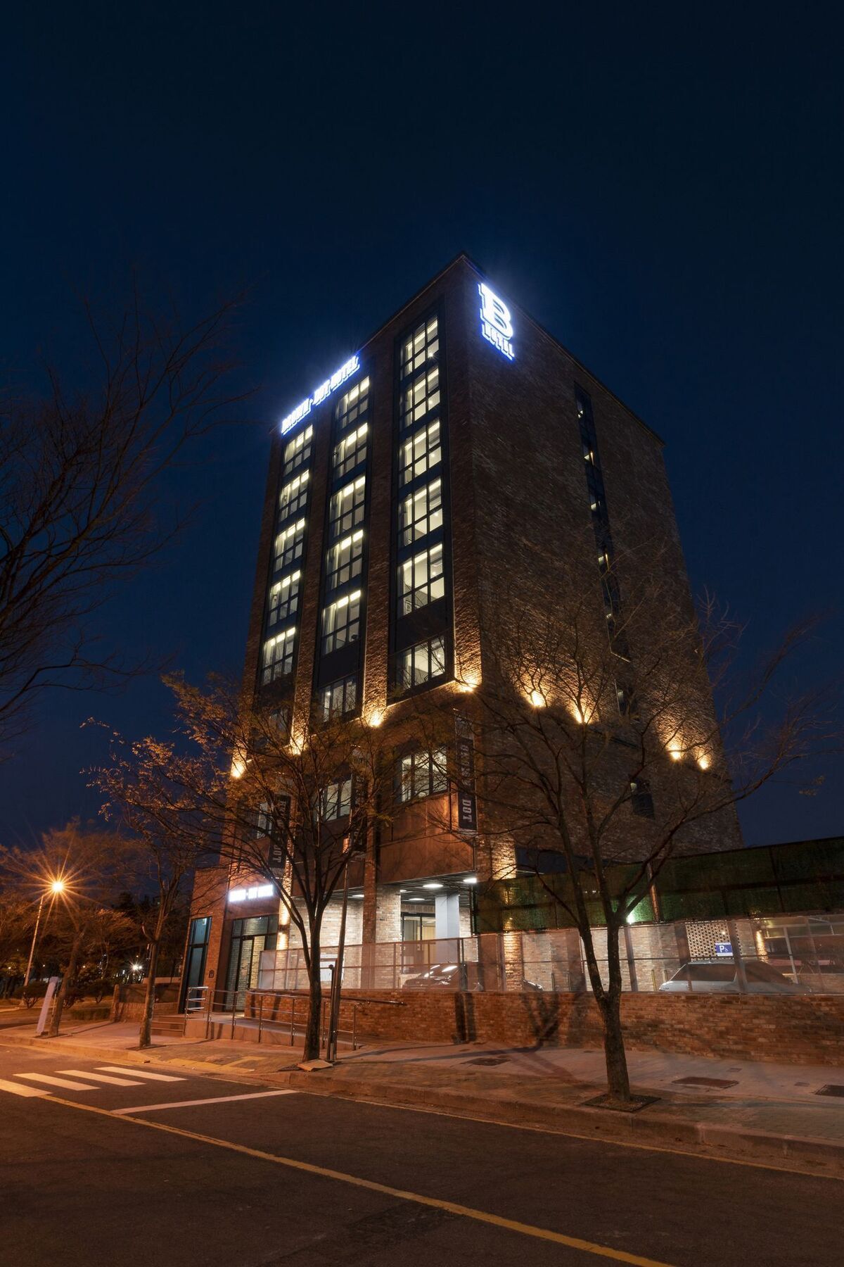 Brown-Dot Hotel Shinho Пусан Экстерьер фото