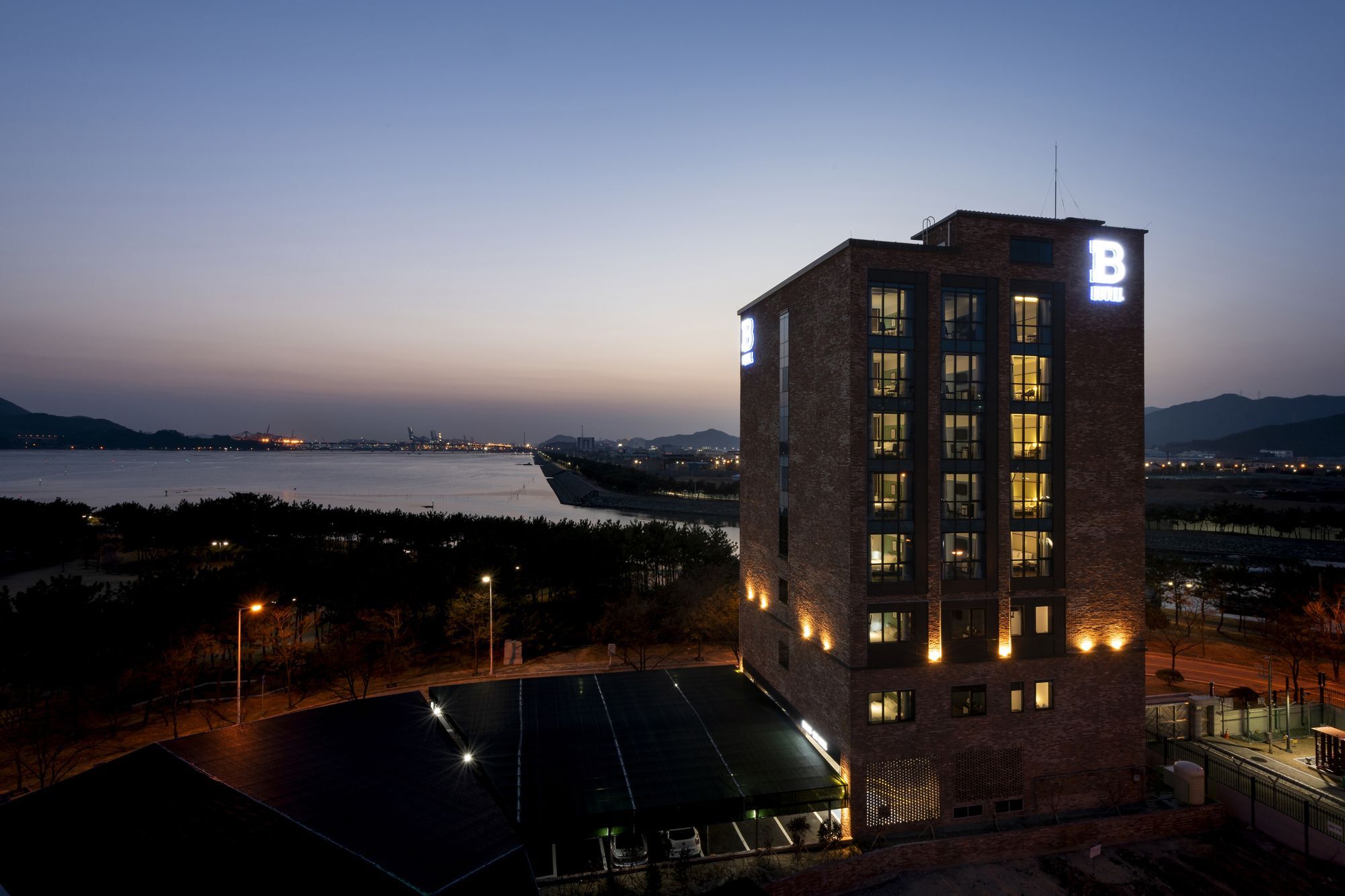 Brown-Dot Hotel Shinho Пусан Экстерьер фото