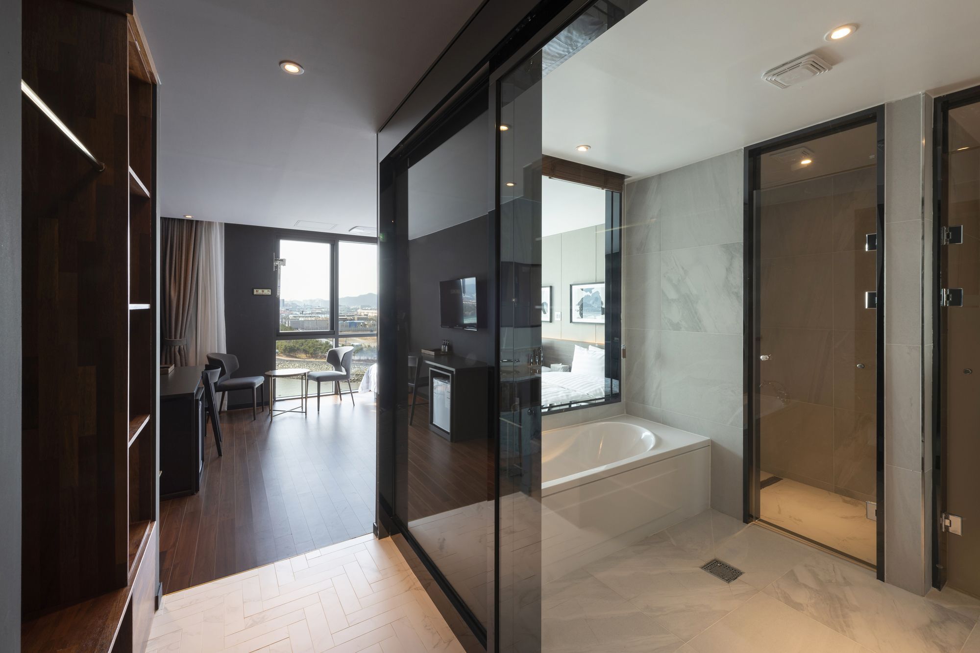 Brown-Dot Hotel Shinho Пусан Экстерьер фото